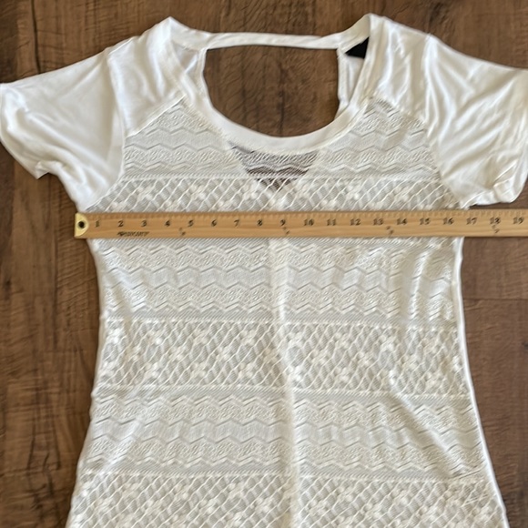 Jack Lace white/cream soft t-shirt w/ v-cut back size small - Picture 8 of 8